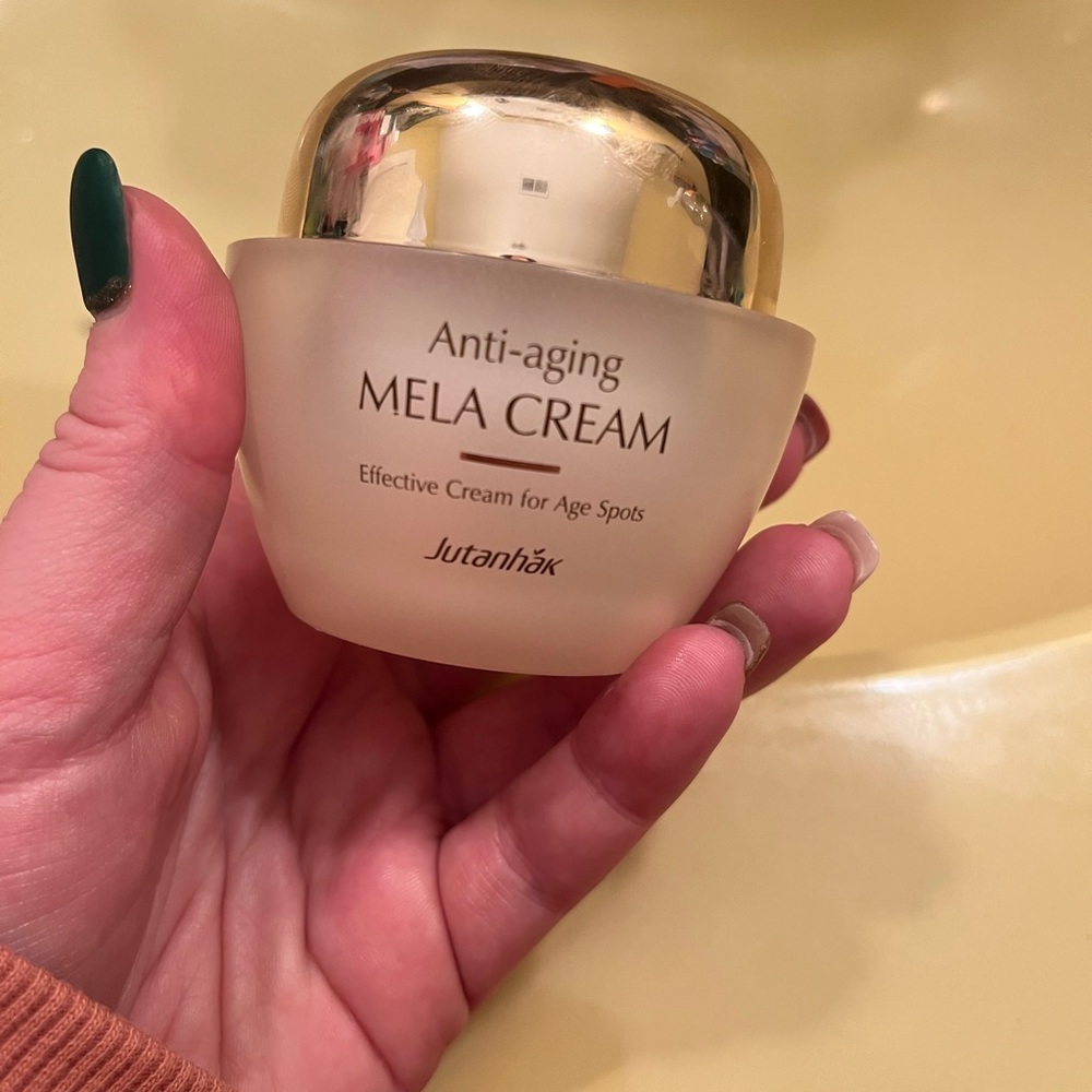 Anti-Aging Cream - Picture 3 of 3